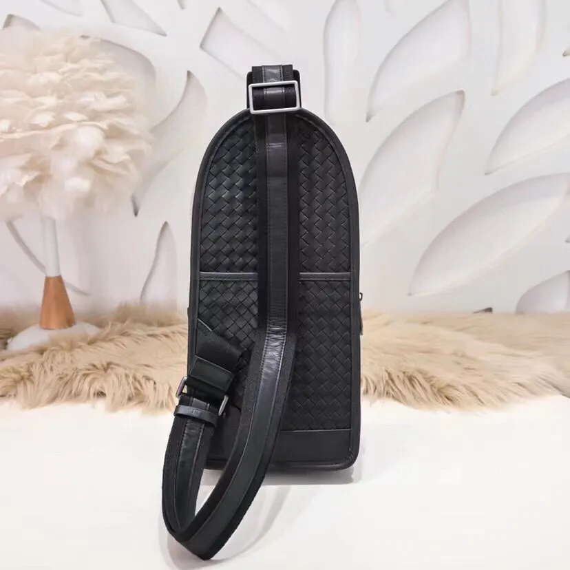 All categories 💚 Top version men’s bags 💚 BV 2024 new BV chest bag